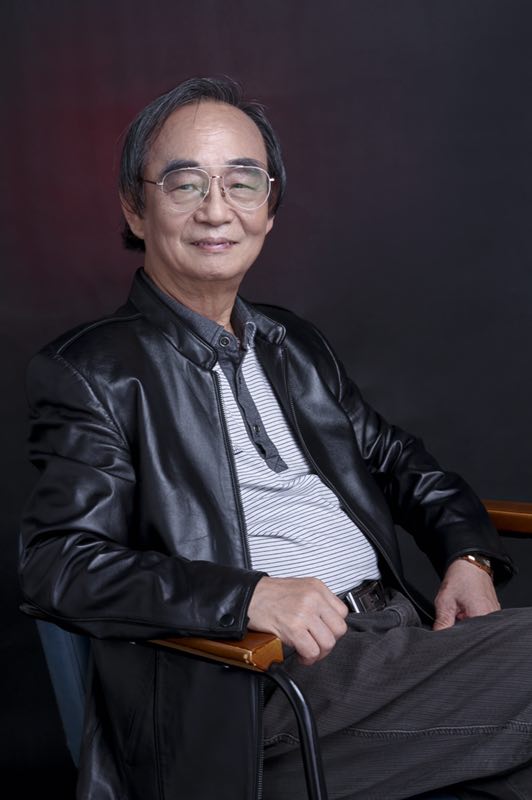 邓子敬近照2022.jpg